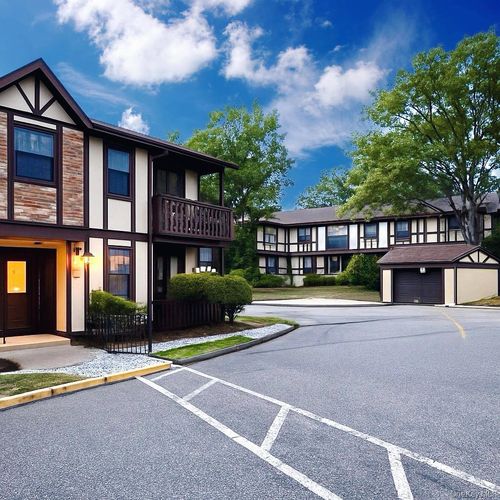 520 Sierra Vista Ln, Valley Cottage, NY, 10989-2713 | Card Image