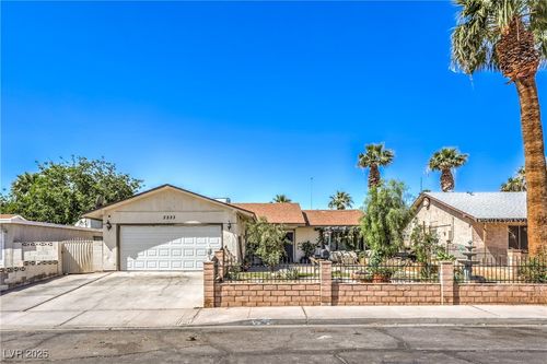 3523 Anthony Dr, Las Vegas, NV, 89121-3206 | Card Image