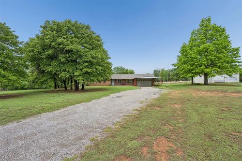 13979 State Highway 76, Lindsay, OK, 73052-7914 | Card Image