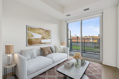 223-5 Lakeview Ave, Toronto, ON, M6J0H3 | Card Image
