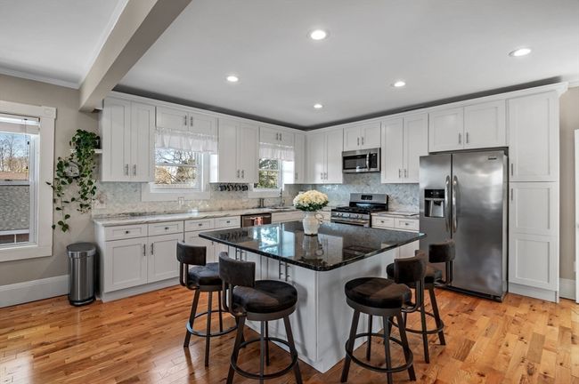 2 - 12 Rice St, Condo with 3 bedrooms, 3 bathrooms and 2 parking in Salem MA | Image 6