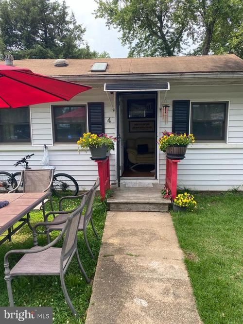 4 Highland Pl, INDIAN HEAD, MD, 20640-1006 | Card Image