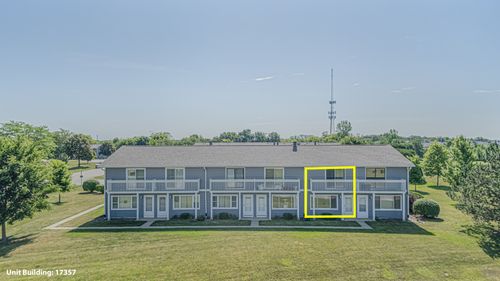 17357 W Maple Ln, Gurnee, IL, 60031-2765 | Card Image