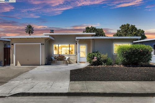 856 Rand St, San Mateo, CA, 94401-3112 | Card Image