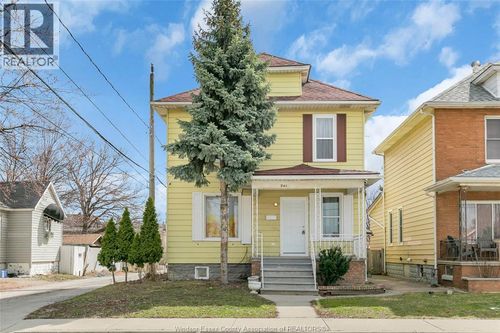 941 Cataraqui St, Windsor, ON, N9A3P7 | Card Image
