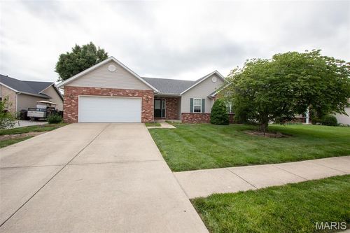 9 Pinebrooke, Troy, IL, 62294-2490 | Card Image