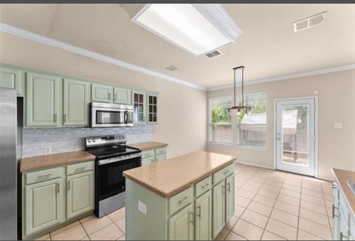 1801 Sharpsbury Dr, Euless, TX, 76040-4095 | Card Image