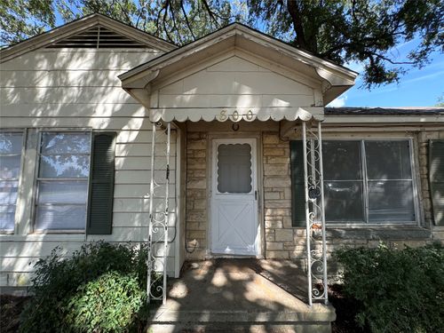 800 Audra Ln, Denton, TX, 76209-4704 | Card Image