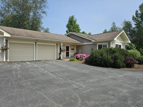 115 Meadowrun Rd, Williston, VT, 05495-7512 | Card Image