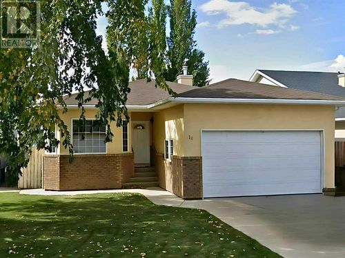 18 Cougar Cres N, Lethbridge, AB, T1H6J4 | Card Image