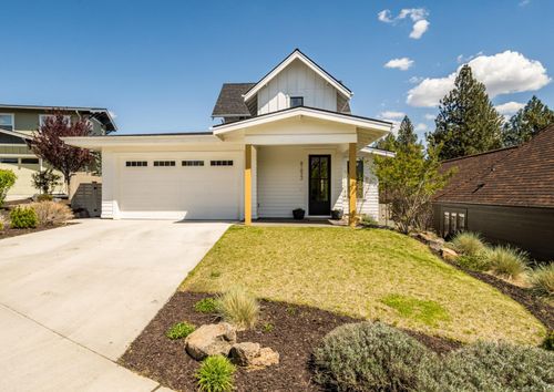 61022 Se Light Peak Dr, Bend, OR, 97702-8840 | Card Image