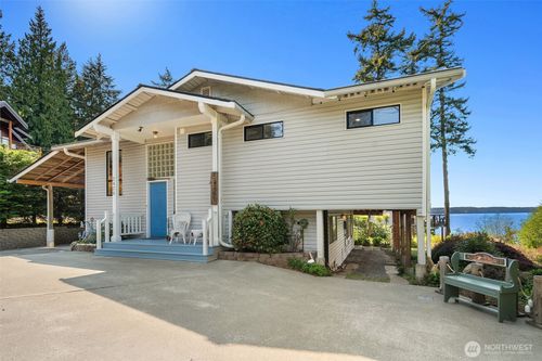 2426 Eastpoint Dr, Langley, WA, 98260-9312 | Card Image