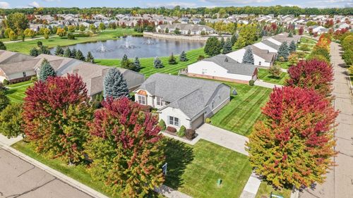 6351 Prairie Dunes Dr, Grand Blanc, MI, 48439-2653 | Card Image