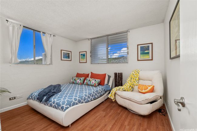 Good sized bedroom with great cross breezes | Image 13