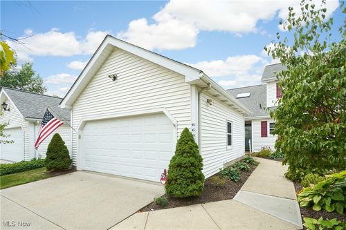 6667 Hidden Lake Trl, Brecksville, OH, 44141-3173 | Card Image