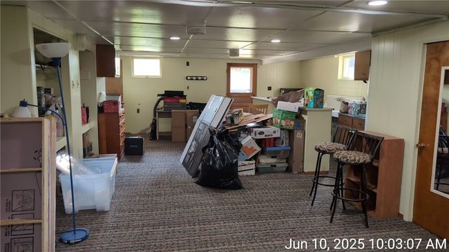 family room | Image 38