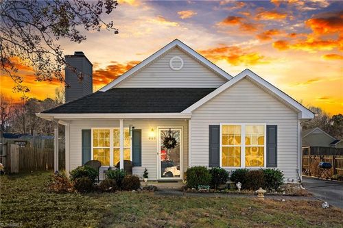 809 Banner Oak Ct, Greensboro, NC, 27406-8224 | Card Image