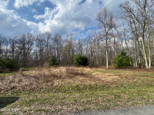 134 Wedgewood Dr, Blooming Grove, PA, 18428-8361 | Card Image