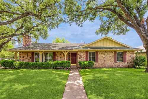 8403 Concho St, Houston, TX, 77036-6827 | Card Image