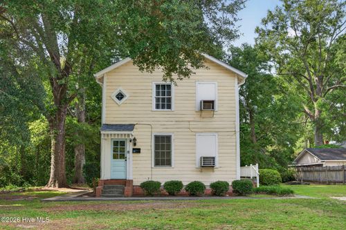 206 E Calhoun St, Whiteville, NC, 28472-3506 | Card Image