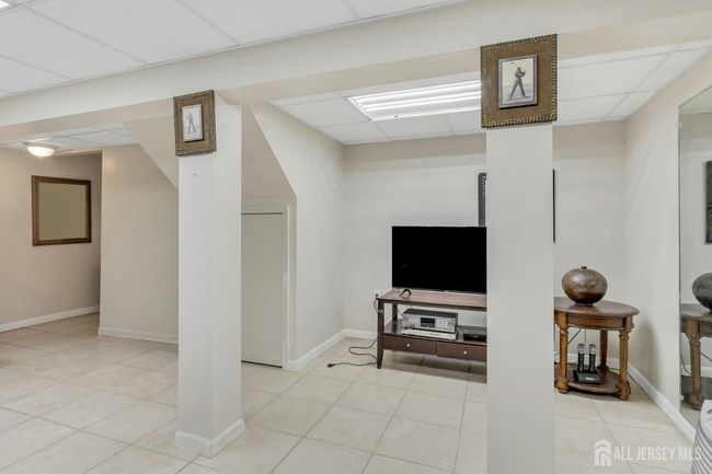 1 Pheasant Run, Townhouse with 2 bedrooms, 3 bathrooms and null parking in Edison NJ | Image 22