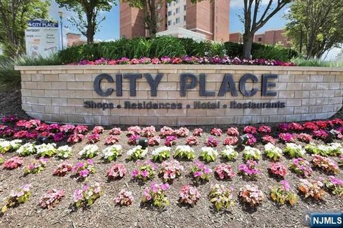 3412 City Pl, Edgewater, NJ, 07020-3152 | Card Image