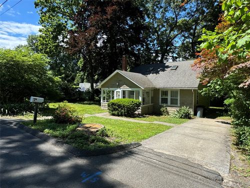7 Chestnut St, Stony Brook, NY, 11790-1605 | Card Image