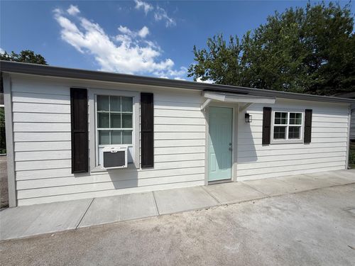 c-7427 Avenue I, Houston, TX, 77011-2900 | Card Image