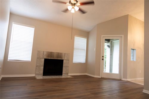 624-2021 Spenwick Dr, Houston, TX, 77055-1549 | Card Image