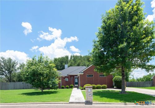 1935 Grandview Dr, Salado, TX, 76571-6105 | Card Image