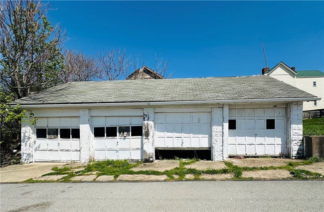 4 car detached garage | Image 7