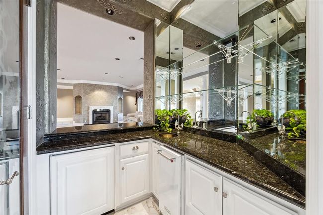 WET BAR | Image 13