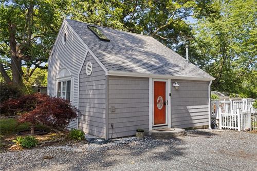 11 N Shore Street, Warwick, RI, 02889 | Card Image