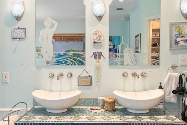 Double vanity. Etched mirrors | Image 24
