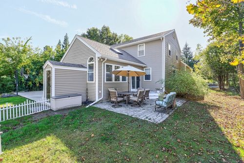 211 Hayden Rowe St, Hopkinton, MA, 01748-2807 | Card Image