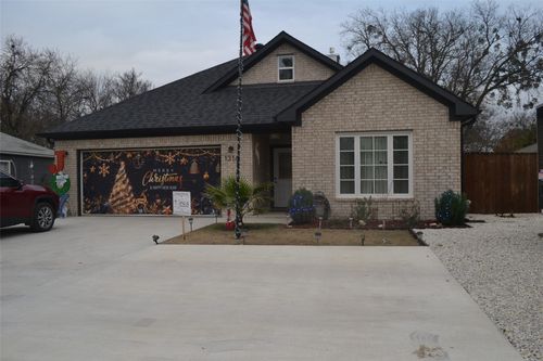 1314 S Grand Ave, Gainesville, TX, 76240-5816 | Card Image