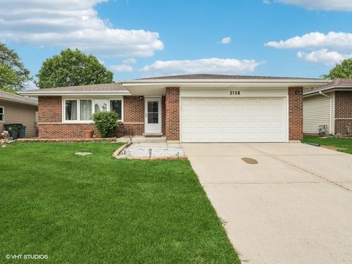 2136 N Westmoreland Dr, Palatine, IL, 60074-1221 | Card Image