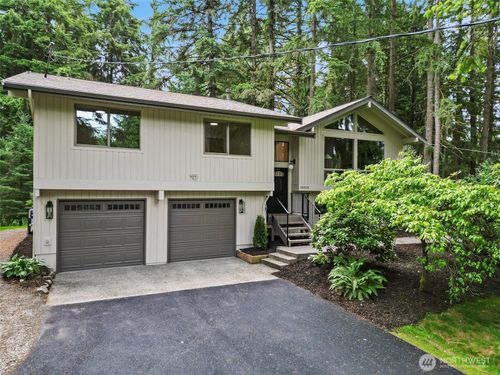 18818 181st Pl Ne, Woodinville, WA, 98077-8223 | Card Image