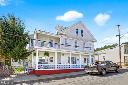 220 N West St, SHENANDOAH, PA, 17976-1675 | Card Image