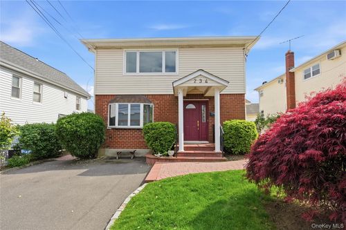 234 Winthrop Avenue, North Hempstead, NY, 11590 | Card Image