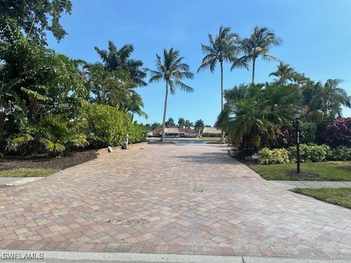 4755 Southern Breeze Dr, NAPLES, FL, 34114-9435 | Card Image