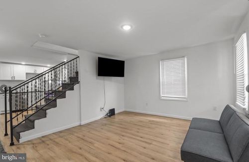 652 N Broad St, Woodbury, NJ, 08096-1607 | Card Image