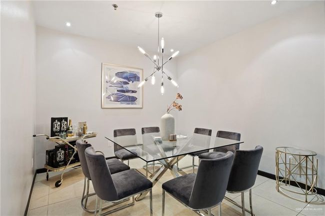 UNIT-203 - 813 Travis St, Condo with 3 bedrooms, 2 bathrooms and null parking in Mission TX | Image 8