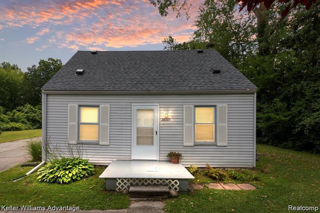 Eton St, Westland, MI 48186