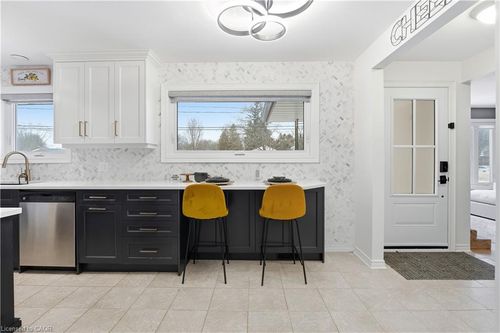 154 Waverley Dr, Guelph, ON, N1E1H2 | Card Image