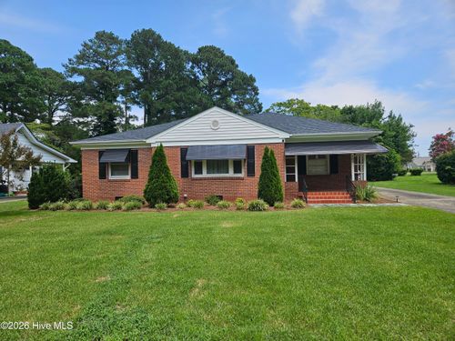 702 Stewart Ave, Clinton, NC, 28328-2630 | Card Image