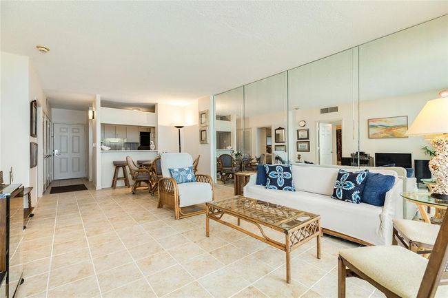 UNIT-1103 - 1401 E Beach Dr, Condo with 2 bedrooms, 2 bathrooms and null parking in Galveston TX | Image 8