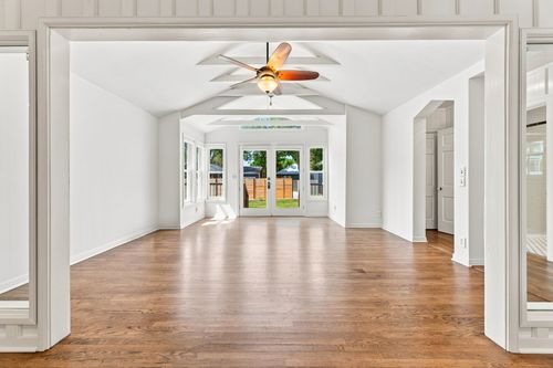 811 E 45th St, Austin, TX, 78751-4013 | Card Image
