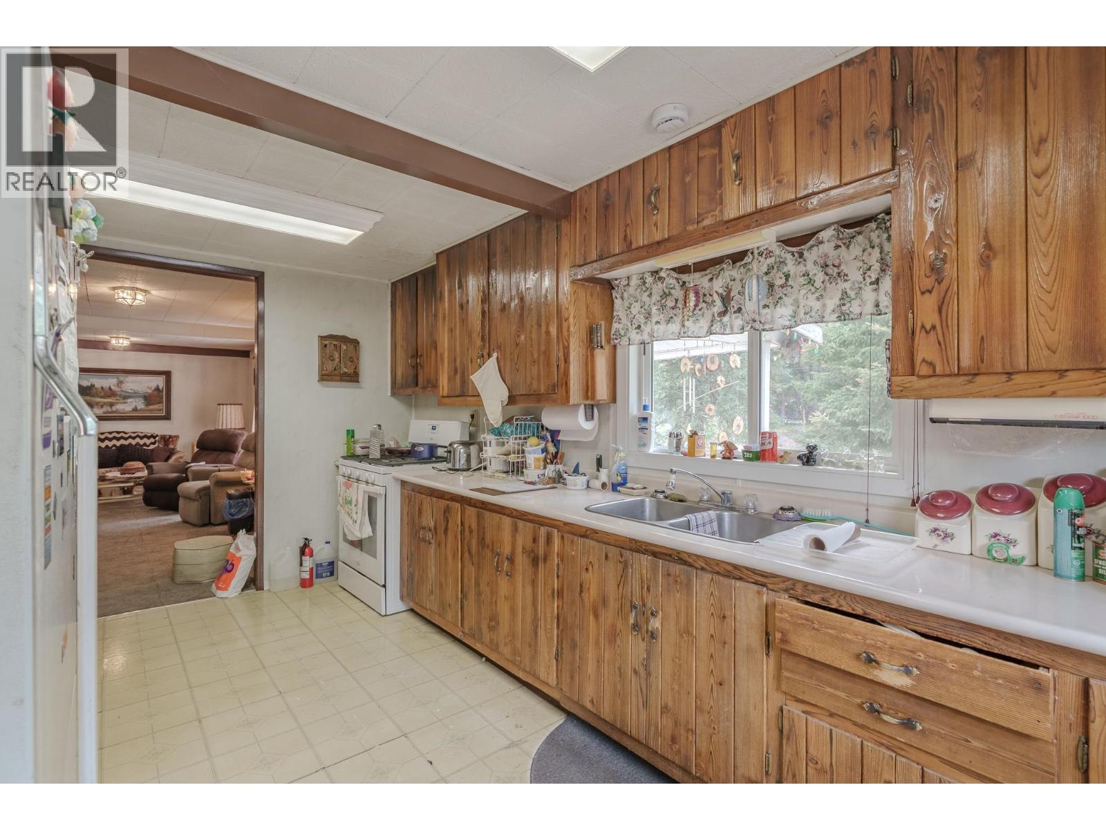 Residential in Horse Lake 3