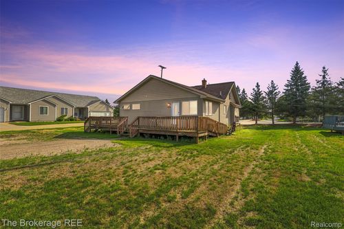 9326 Orchard Ct, Davison, MI, 48423-8464 | Card Image